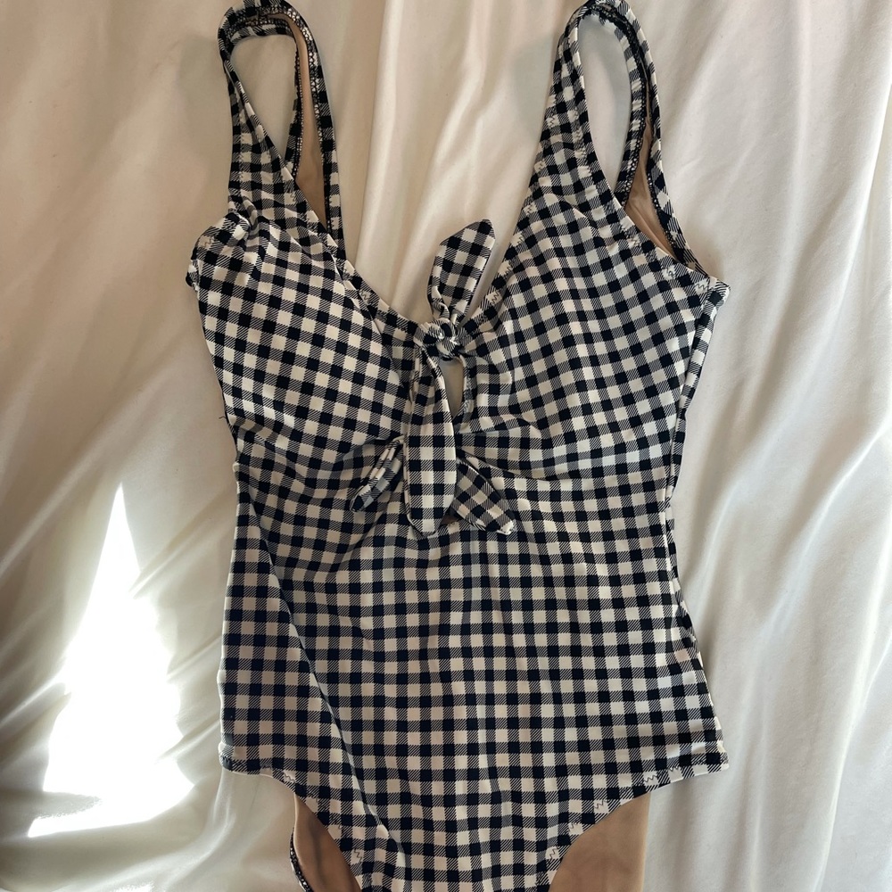 Old navy gingham one piece houndstooth pattern bathing suit. Size xs